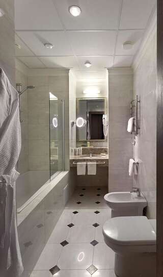 Курортные отели Superior Golf and SPA Resort Харьков Классический двухместный номер с 1 кроватью - Вид на гольф-поле-9