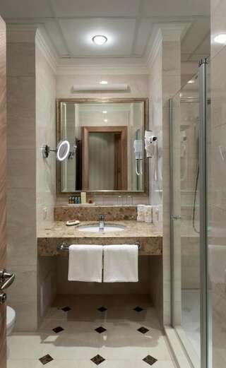 Курортные отели Superior Golf and SPA Resort Харьков Классический двухместный номер с 1 кроватью - Вид на гольф-поле-15