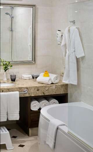 Курортные отели Superior Golf and SPA Resort Харьков Классический двухместный номер с 1 кроватью - Вид на гольф-поле-21